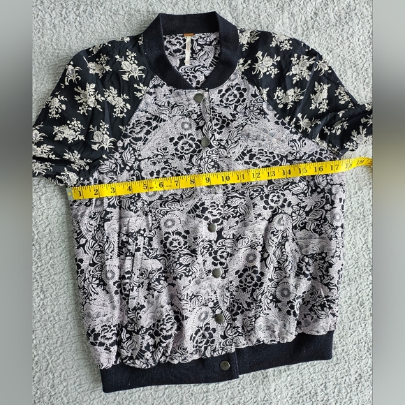 Free People Floral Cropped Bomber Jacket Womens Sz XS Purple Black - Picture 15 of 16